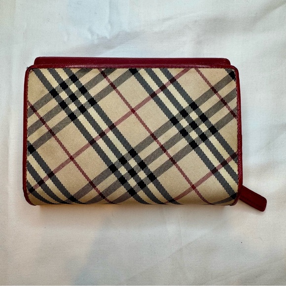 Burberry Red and Nova Check Wallet with COA - Picture 2 of 10